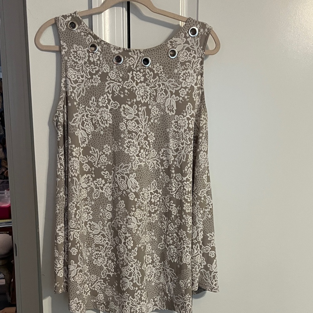 new directions Taupe and White Floral Grommet Neck Sleeveless Tunic with swing